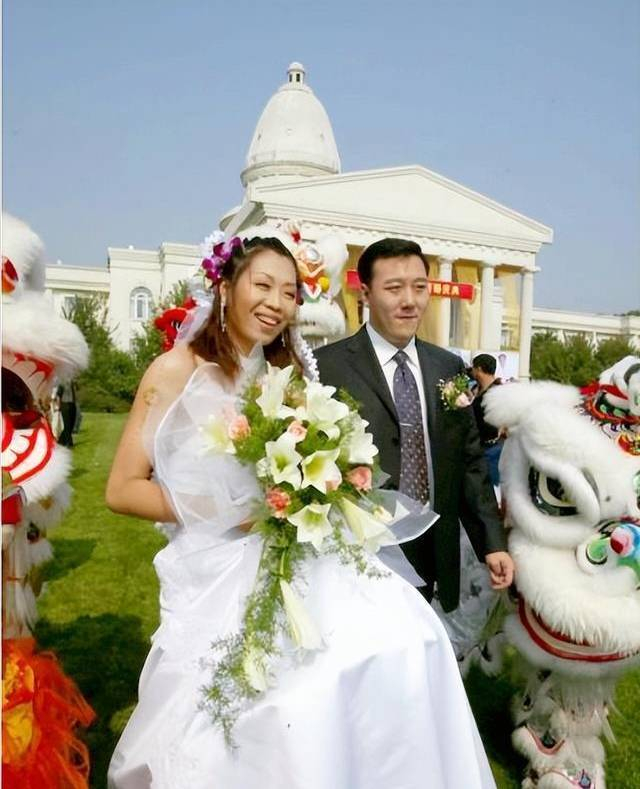 皇冠体育-女排传奇张越红：制造最经典一扣，退役后官至副厅级，婚姻美满幸福|葛勇|排球|体育局|雅典奥运会|中国女排_新浪体育_新浪新闻